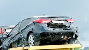 what are the benefits of using junk car removal services 1